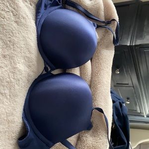 2/$40 just add to bundle to save!! Victoria’s Secret bombshell bra